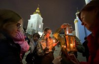 В Киев привезли Вифлеемский огонь мира