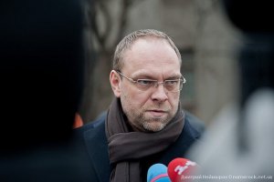 Власенко: адміністрація "викручувала руки" німецькому лікареві