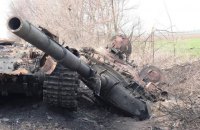 На востоке страны украинские воины уничтожили 4 танка, самолет и вертолет врага