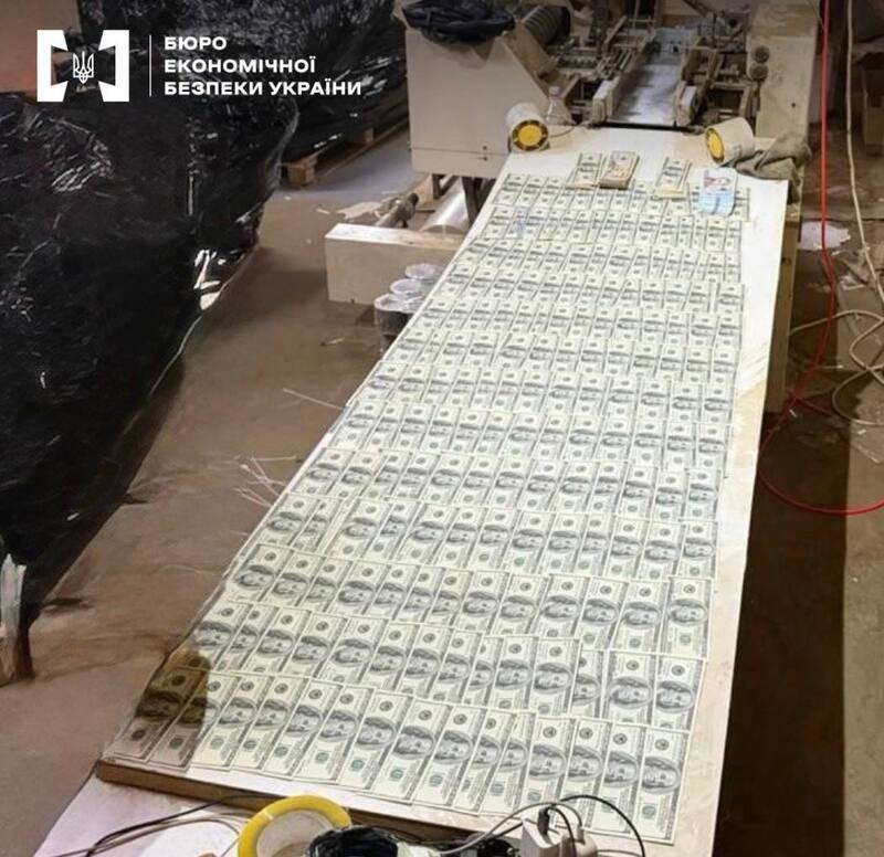 На Черкащині викрили масштабну підпільну фабрику сигарет