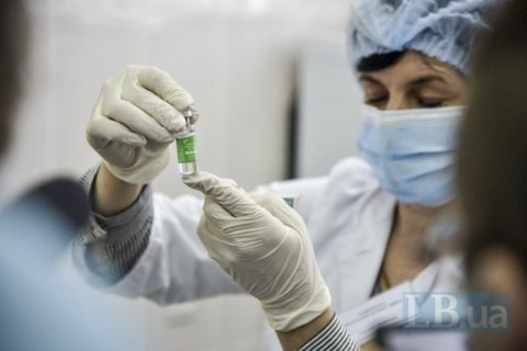 За первый день вакцинации в Украине сделали 159 прививок от ковида