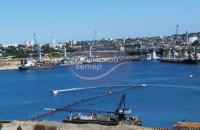 Росіяни встановили бонові загородження у Севастопольській бухті