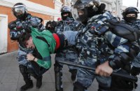 ​На протестных акциях в России в субботу задержали 352 человек
