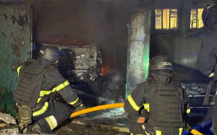 Головне за середу, 15 квітня: удар по девʼятиповерхівці в Одесі, понад 130 боєзіткнень, Зеленський в Італії 