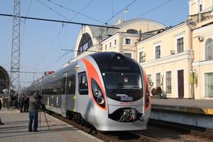 "Укрзализныця" назвала время и цены поездок на скоростных поездах