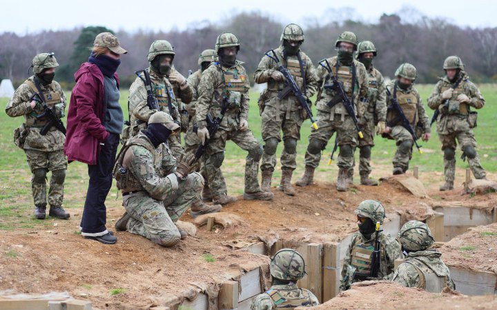 Інструктори із Данії навчають українських військових у Великобританії