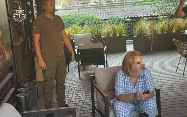 Суд відправив під варту співробітницю Одеської митниці у справі про отримання хабаря