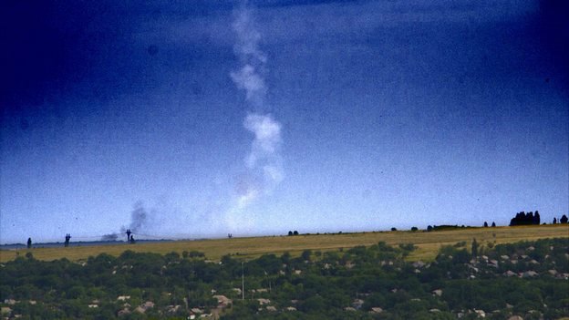 Шлейф дыма от ракеты, сбившей MH17