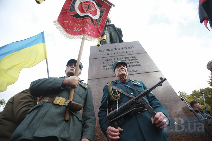 13 тысяч националистов провели "Марш УПА" в центре Киева 35