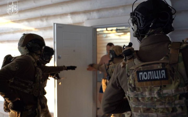 Міжнародна спецоперація: викрито учасників кол-центрів, які ошукали громадян Латвії на мільйони гривень