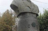 В Черкасской области полиция расследует действия городского совета в защиту памятника деятелю ЦК Компартии