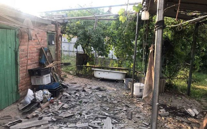 Ворог гатив по Слов'янську на Донеччині, пошкоджені приватні будинки