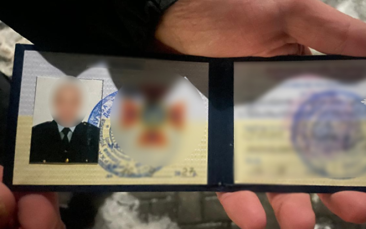На Харківщині затримали експрацівника ДСНС під час продажу фальшивого посвідчення рятувальника 