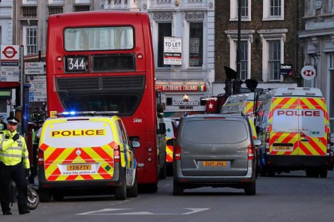 У Лондоні чоловік з ножем напав на перехожих, є постраждалі