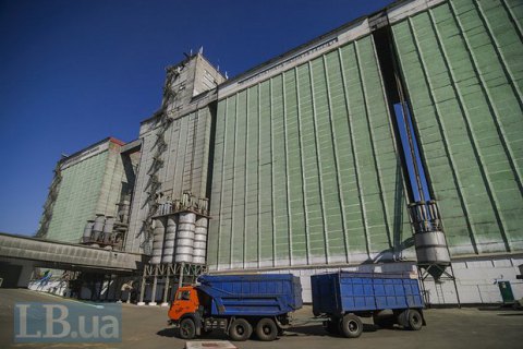 НАБУ повідомило директору державного елеватора про підозру в крадіжці зерна на 14,7 млн гривень