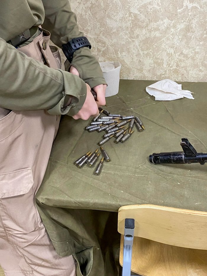 Учасники ВПК «Спадкоємці перемоги» під час занять у клубі. Травень 2026,&nbsp;<i>окупований Крим.</i>