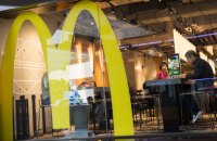 У США гамбургерами з McDonald's отруїлися десятки людей, одна людина померла. Акції компанії впали на 7%