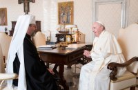 Глава УГКЦ зустрівся з Папою Римським і подарував фрагмент російської міни