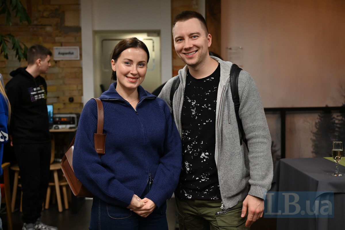 Андрій Лавренович, <i>HR</i>-директор виробника дронів «Генерал Черешня» (праворуч)