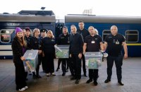 Поїзні бригади Укрзалізниці отримали додатковий інвентар для евакуації