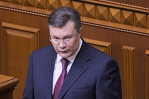 ​Янукович наградил орденом главу Счетной палаты России