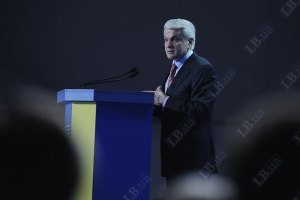 Литвин не собирается "сдавать" Народную партию 