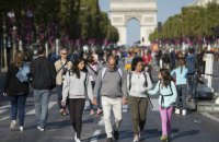 Власти Парижа будут раз в месяц будут закрывать для автотранспорта Елисейские поля