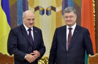 ​Порошенко обсудил с Лукашенко актуальные вопросы отношений Украины и Беларуси