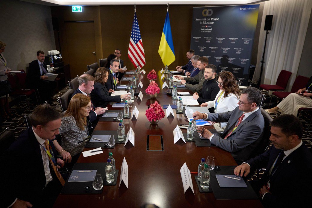 Зустріч президента України з віцепрезиденткою США Камалою Гарріс під час Саміту миру