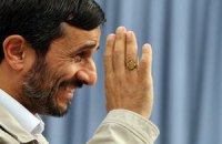 Ахмадинеджад пригласил американских студентов на обед