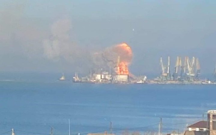 Росіяни зі “смерчів” обстріляли порт на Миколаївщині