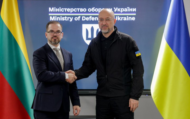 Шмигаль обговорив з міністром оборони Литви спільне виробництво морських дронів, радарів та протипіхотних мін