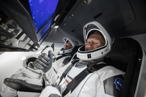 Астронавти Crew Dragon зайшли на борт МКС