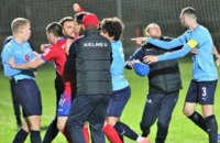 Российский и боснийский футбольные клубы устроили массовую драку в матче на тренировочном сборе