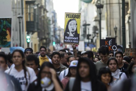У Перу проходять багатотисячні мітинги проти помилування екс-президента Фухіморі