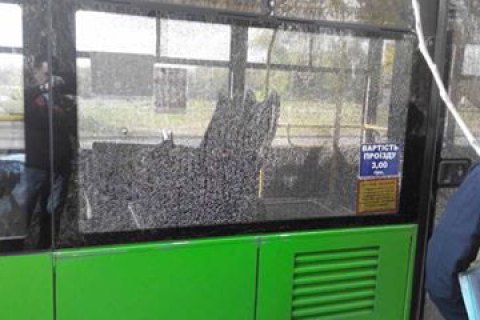 У Харкові обстріляли тролейбус