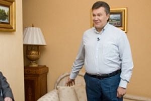 Юрий Антонов трижды спел Януковичу «Мечта сбывается»
