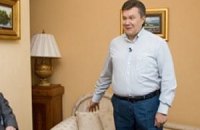 Юрий Антонов трижды спел Януковичу «Мечта сбывается»