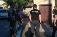 Во двор частного дома в Киеве бросили гранату