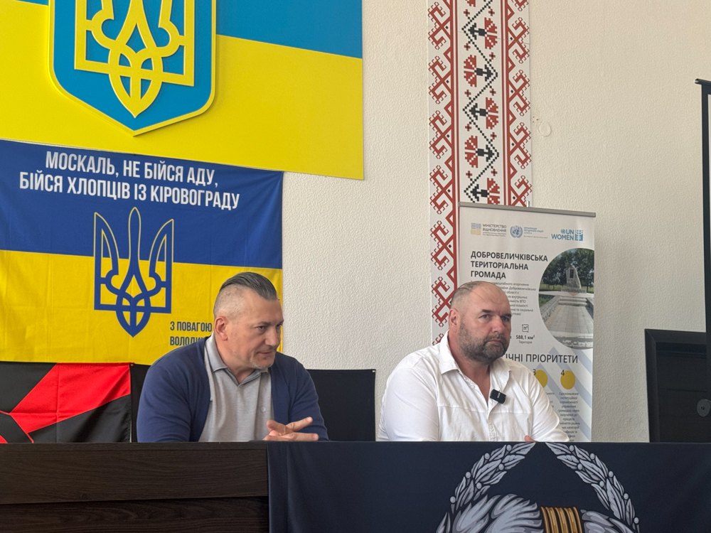 Володимир Осієвський (праворуч)
