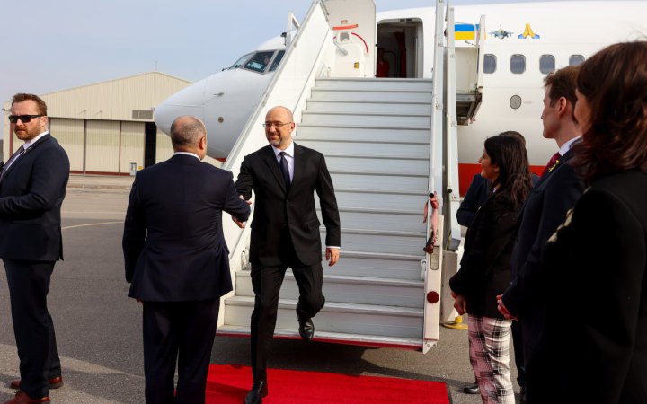 Українська делегація на чолі зі Шмигалем прибула в Канаду. Серед планів – переговори з Трюдо