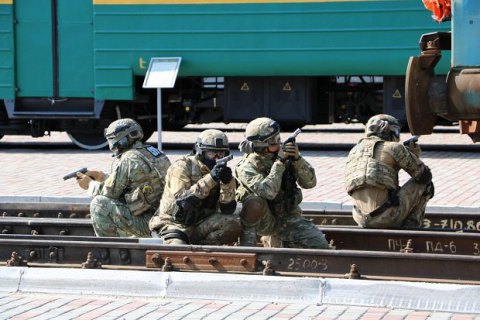 СБУ провела антитеррористические учения на ж/д вокзале в Харькове