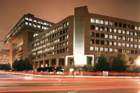 ФБР расследует "подозрительные" денежные переводы МИД РФ российским посольствам