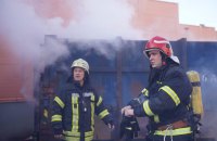 На Львівщині рятувальники загасили пожежу після влучання російської ракети в енергооб'єкт