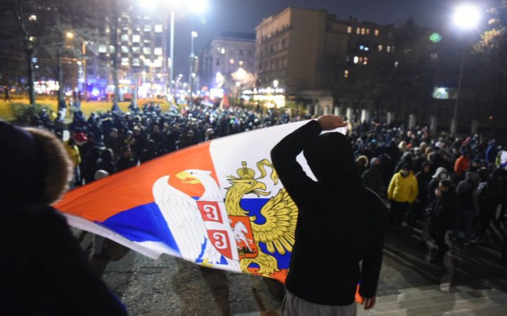 Косовські серби пообіцяли сьогодні почати розбір барикад після 19 днів блокування доріг