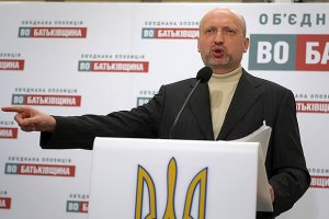 Турчинов назвал Раду "единственным островком демократии в Украине"