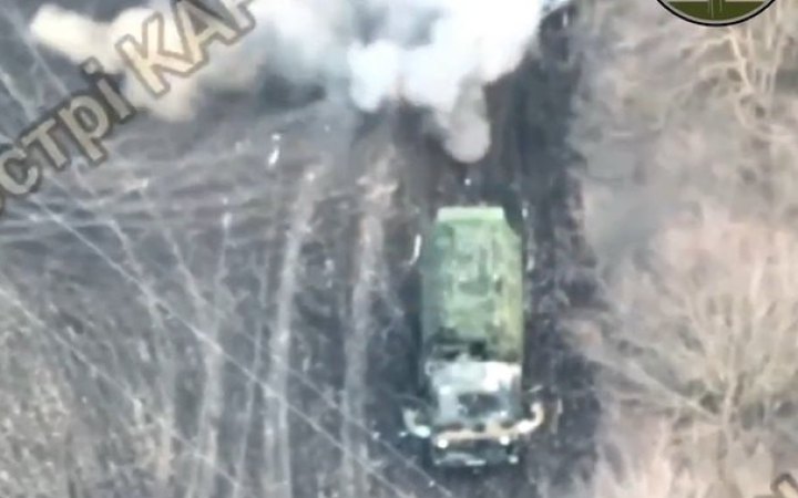 Бійці Нацгвардії вдарили з дрона по автомобілю з російськими офіцерами