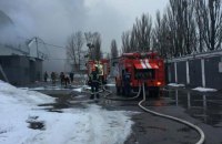 В Киеве на Туполева произошел масштабный пожар на складах (обновлено)