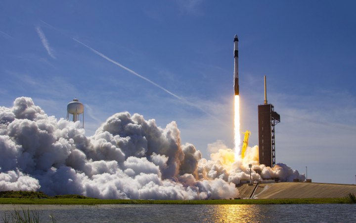 SpaceX отправила первый туристический рейс на МКС