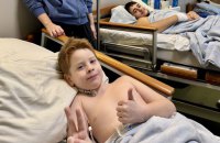 Медики Охматдиту врятували двох братів з Херсона, які отримали тяжкі поранення після танкового обстрілу